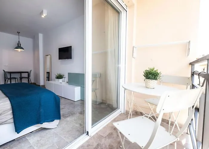 Modern & Cozy Excellent Location Near